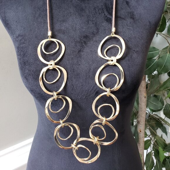 Womens Fashion Gold Tone Daisy Fuentes Link Chain Necklace with Lobster Clasp - Picture 1 of 7